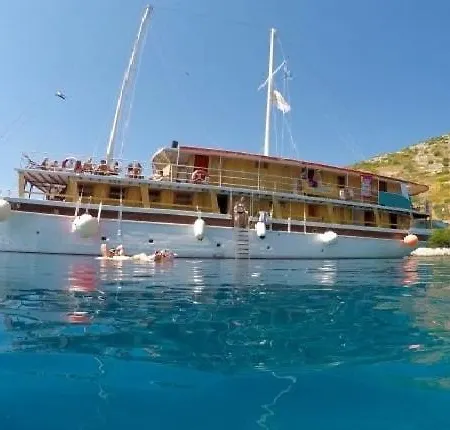 Traditional Gulet, Cruises & Events Πλωτό κατάλυμα *