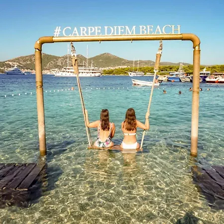 Botel Traditional Gulet, Cruises & Events *